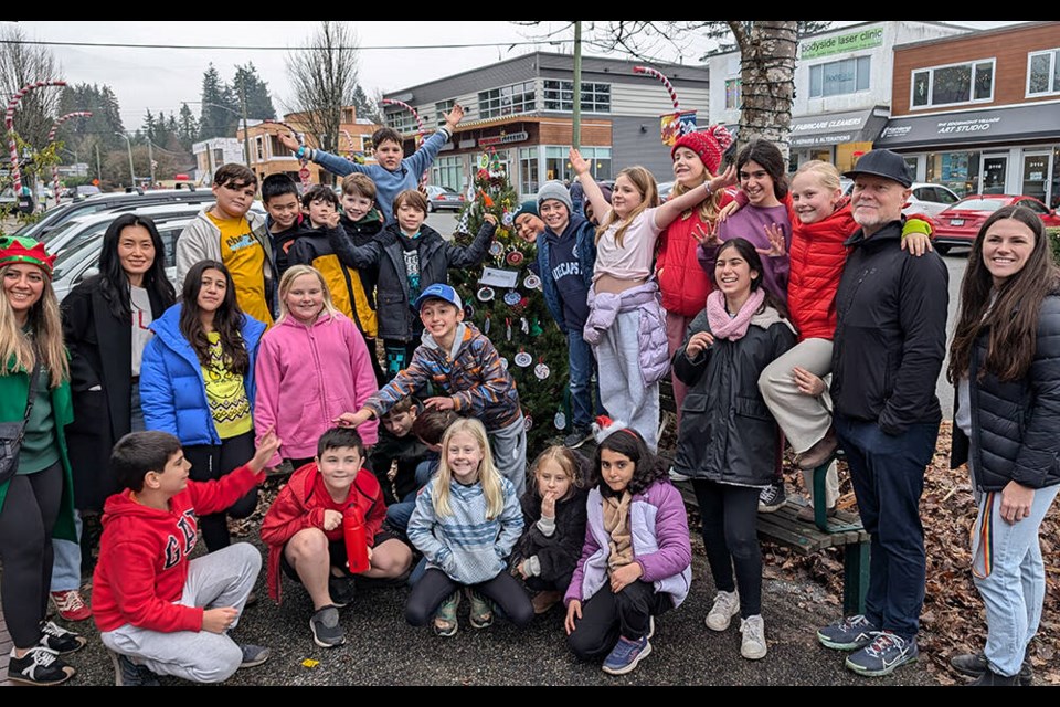 Students show their Christmas spirit by decorating trees with their own artistic creations in Edgemont Village Dec. 5. | Edgemont Community Association 