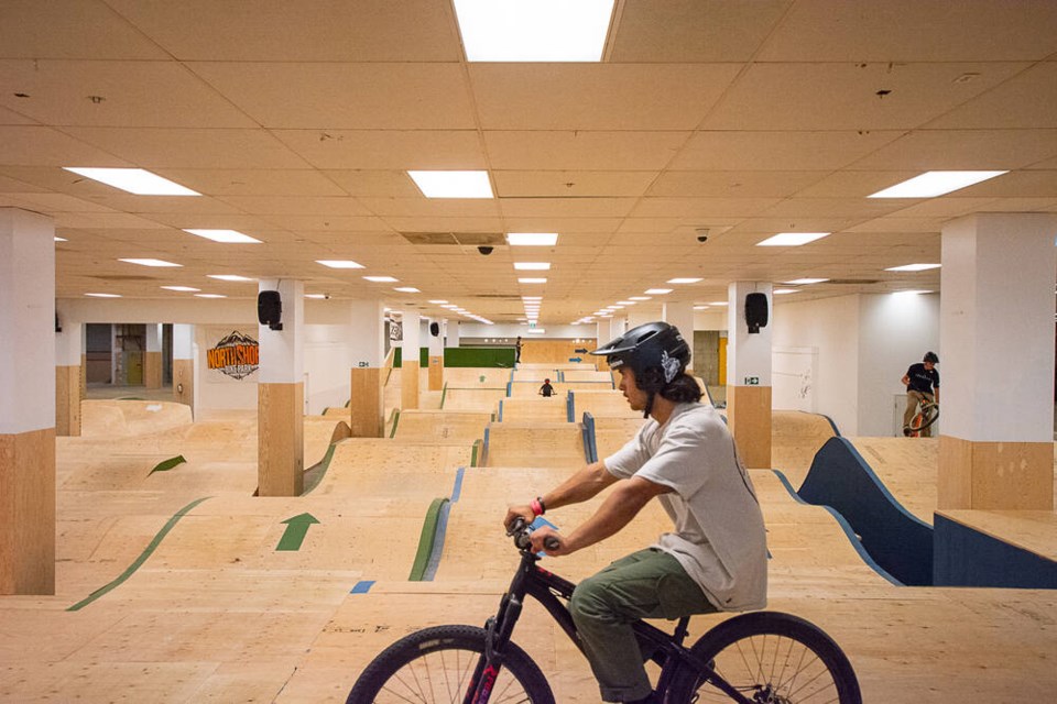 web1_23-7-5-indoor-bike-park-north-vancouver---jump-lines