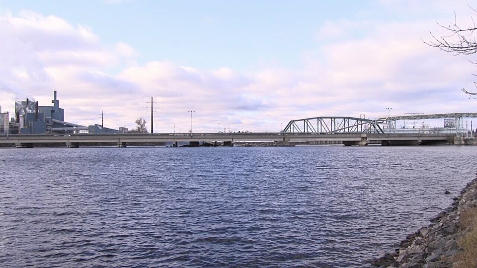 fort-frances-bridge