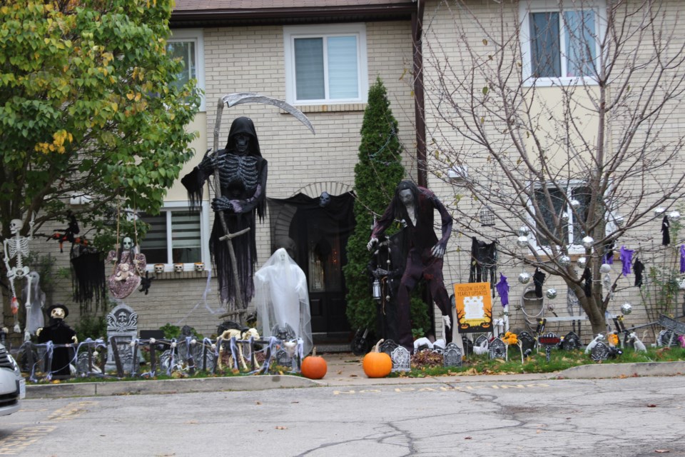 oakvillehalloweenhouses20243