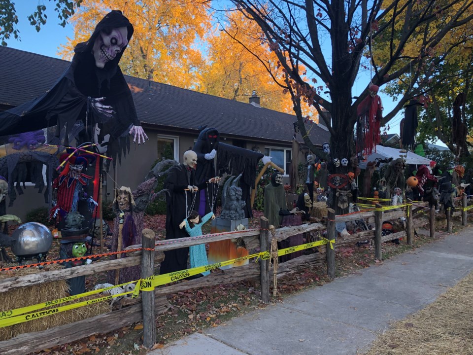 oakvillehalloweenhouses20244