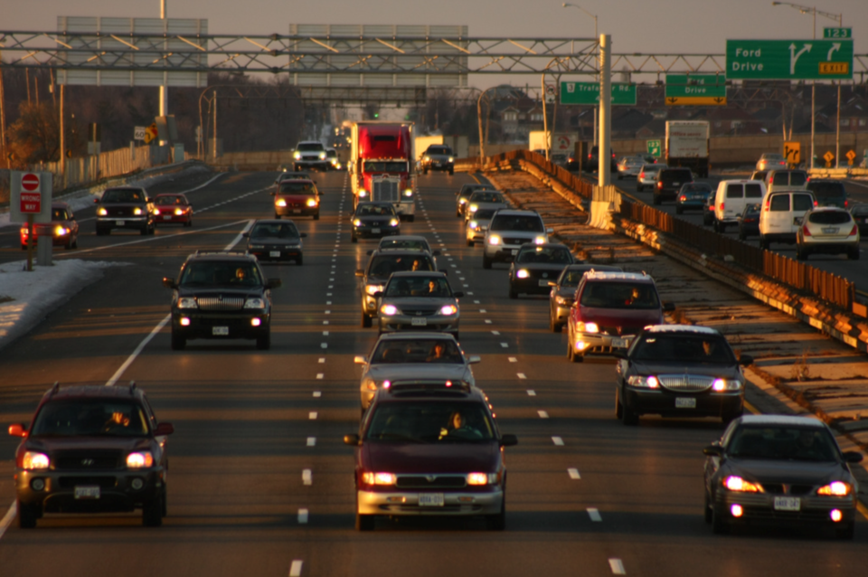 qew_oakville_trafalgarroad