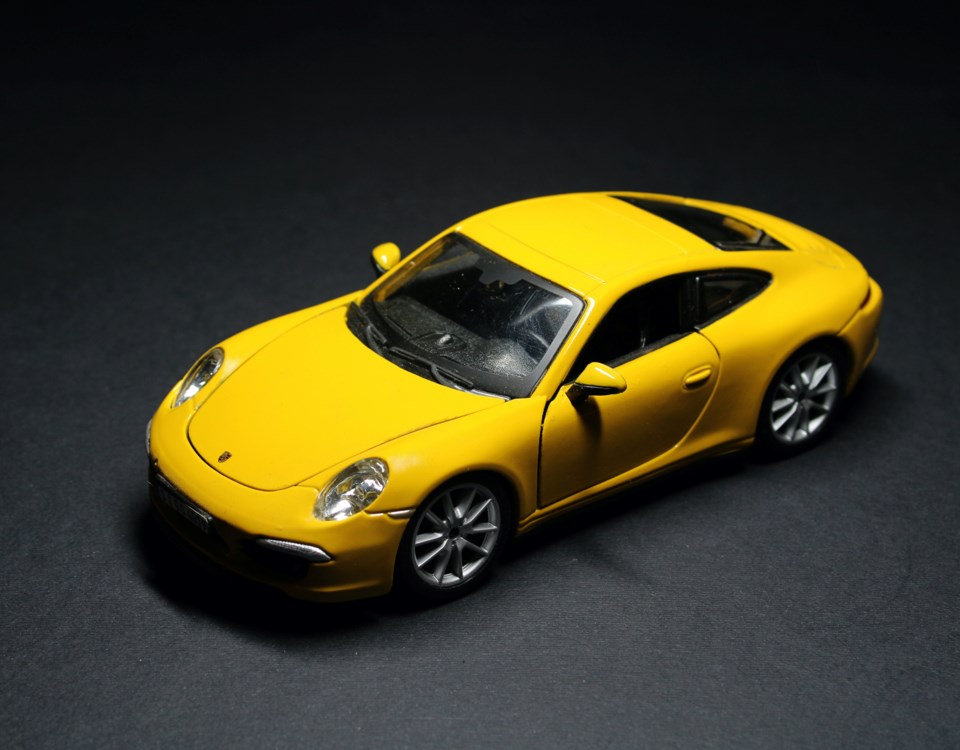 yellow-porche-manik-roy-unsplash