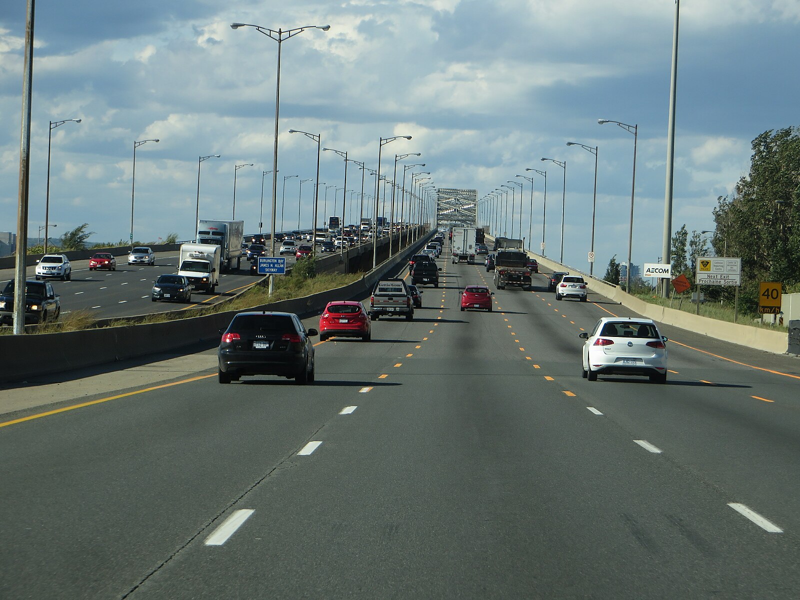 Burlington Skyway on the QEW | Wikimedia Commons / Ken Lund