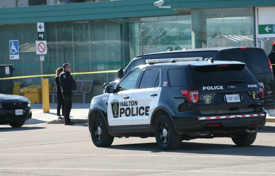 One assaulted at Oakville GO station, over $4,000 in valuables stolen ...