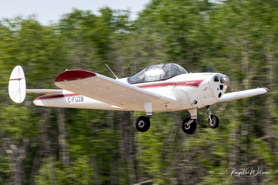 Don MacArthur’s 1946 ERCOUPE goes 160 km/h and has a range of 350 to 400 kilometres depending on the wind. 