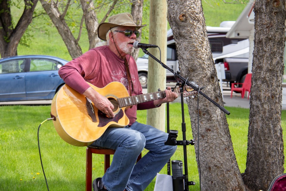 Dave Nosworthy performs at the Okotoks ARTSwalk on June 1.