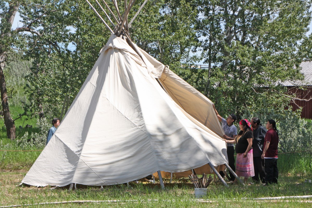 Bar U Ranch exhibit pays tribute to the Stoney Nakoda people - Bow ...