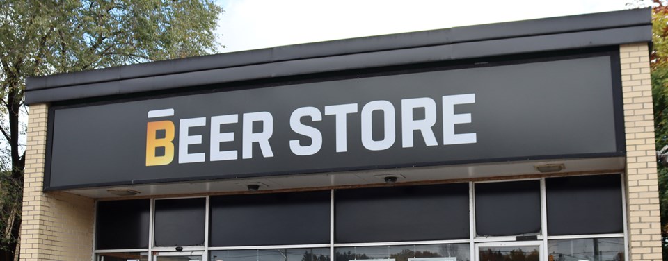 soldiers-beer-store-cheque-presentation-crop