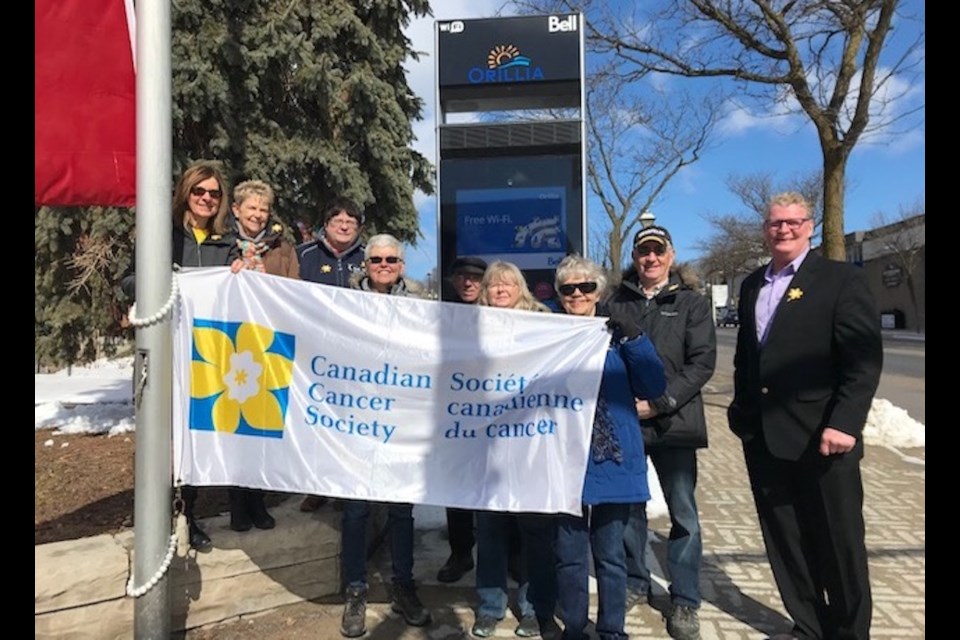 Brenda MacGregor, Senior Manager, Canadian Cancer Society, Simcoe-Muskoka Community Office; Sandi Martin, volunteer; Jen Jermey, Co-Chair, Relay for Life; Kathryn Cornelisse, volunteer; Cliff Martin, volunteer; Pam Poyntz, Community Connector Volunteer; Shannon Berdusco, volunteer; Ron Cornelisse, volunteer; and Orillia Mayor, Steve Clarke.