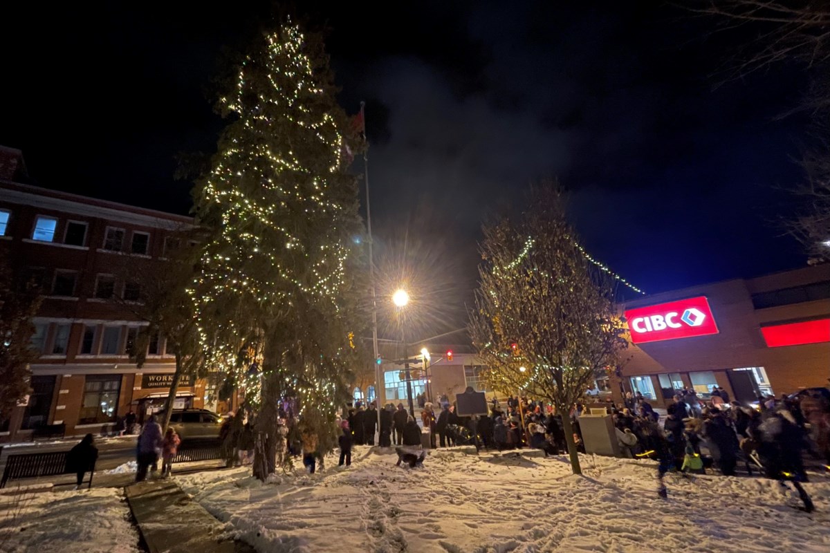 Candlelight Parade ignites Christmas spirit (8 photos) Orillia News