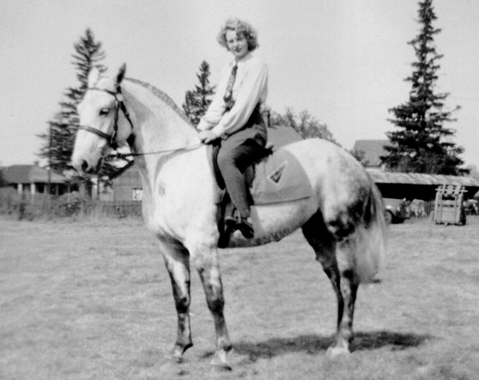 1947-bracebridge-fall-fair_gwen-kaye-on-wendy