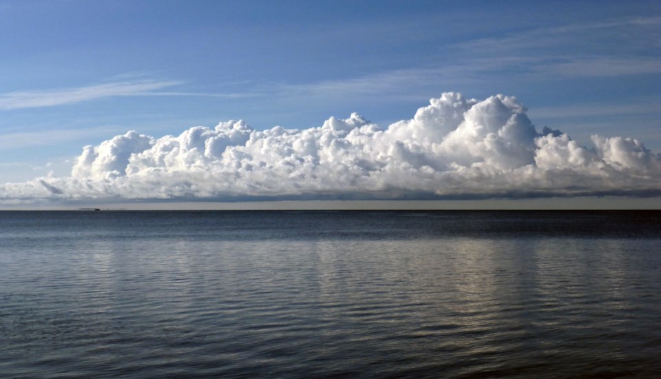 20241122-cloud-over-lake-simcoe