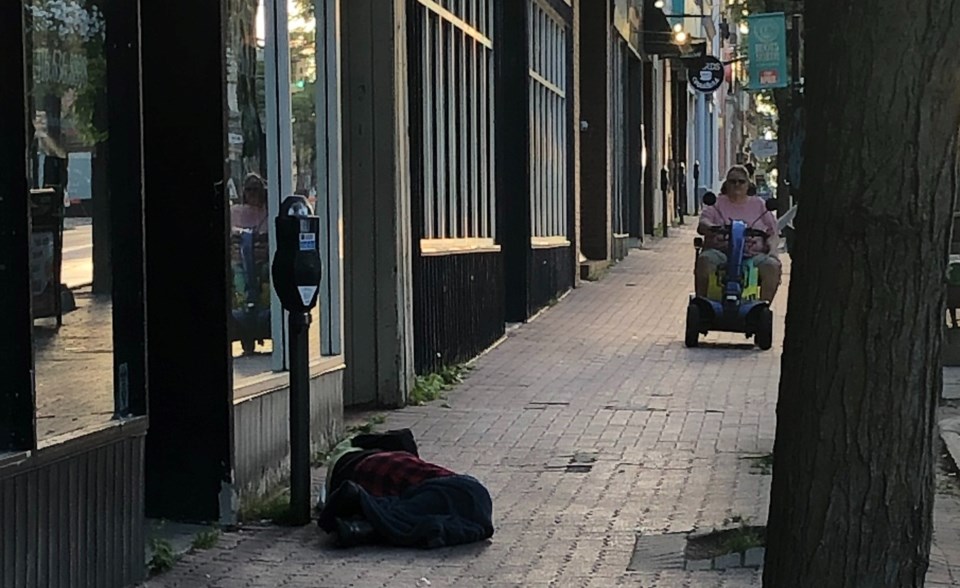 dtsidewalkhomeless