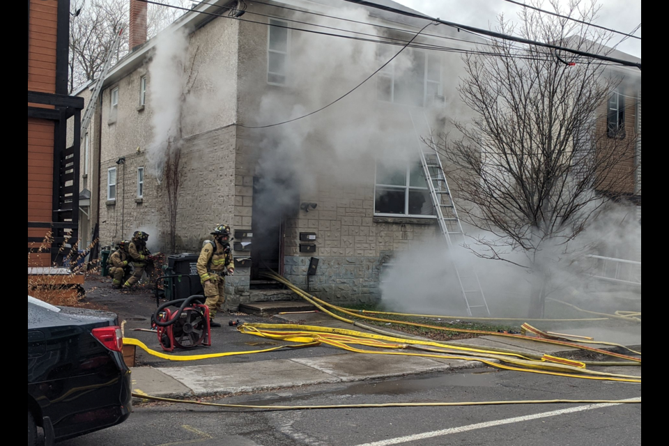 Ottawa police officer helps evacuate three people from Vanier fire