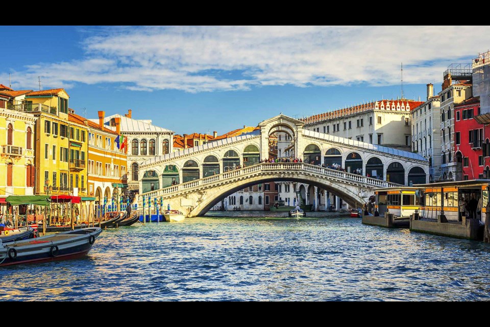  Four main bridges span the Grand Canal, the oldest being the famous Rialto Bridge, originally constructed as a pontoon bridge in 1173. The current stone bridge dates to 1591.