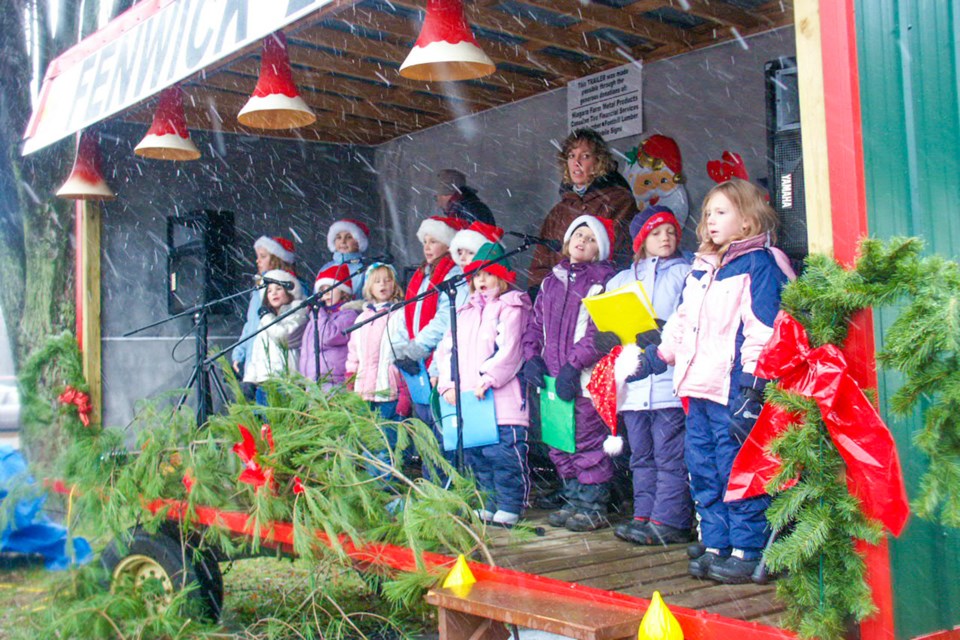 st-anns-singing-dec-15-2004