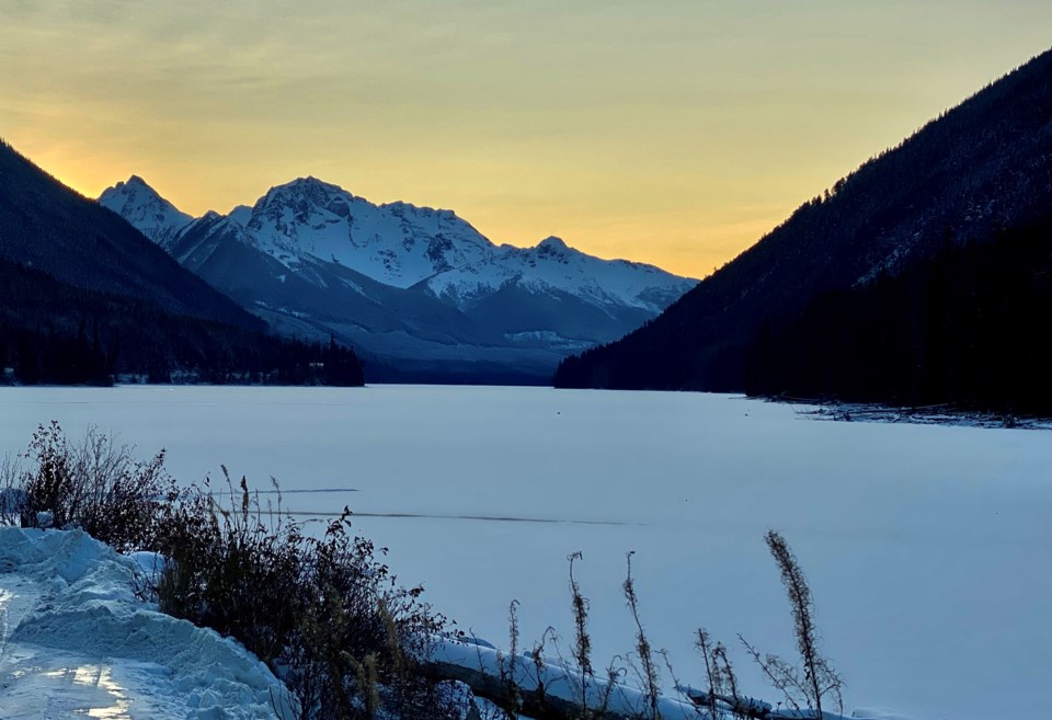 range-rover-duffey-lake-winter