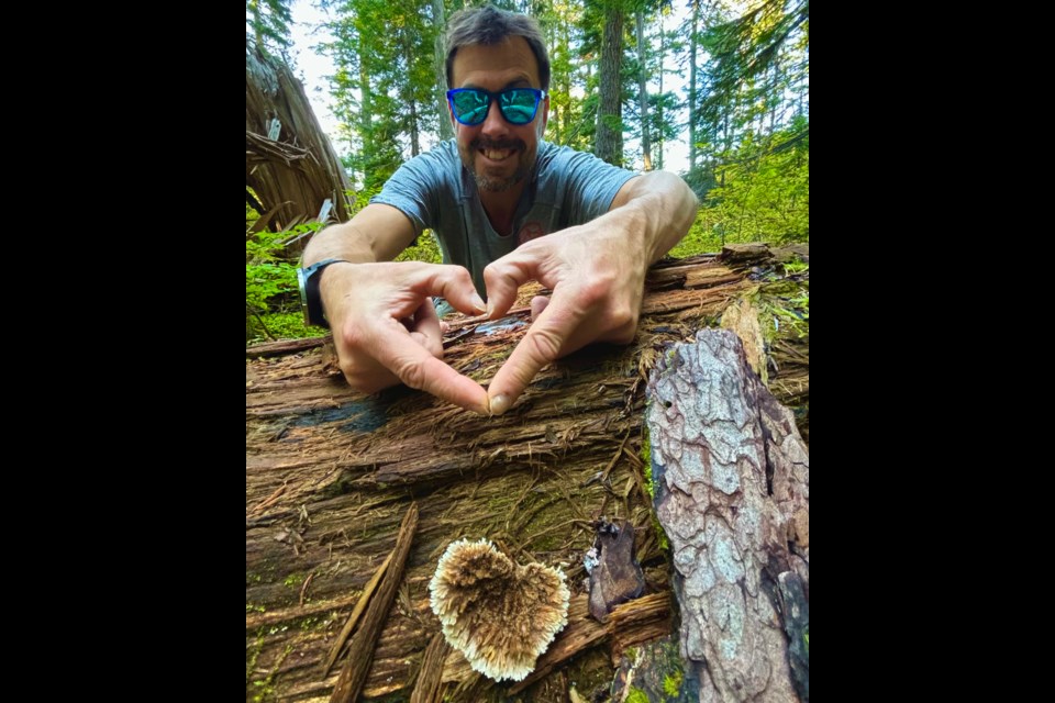 First-place winner of the People and Fungi category at the 2024 Fungus Among Us photography contest. 