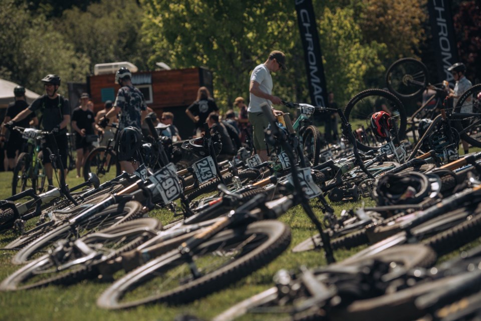 People and bikes assembled at the 2024 Back Forty apres.