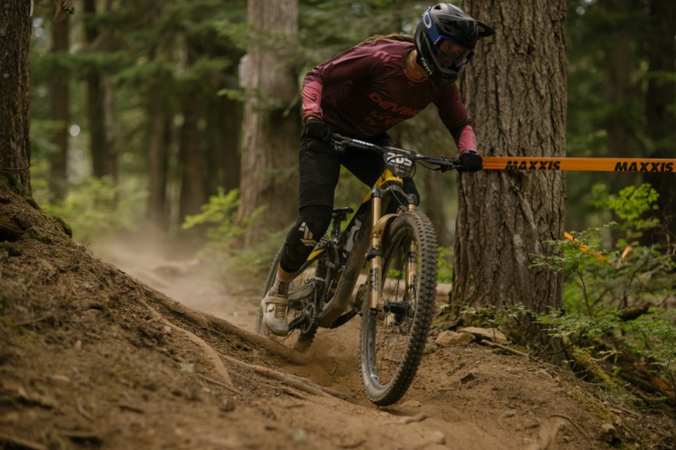 elly-hoskin-2024-canadian-open-enduro-rob-perry-medium