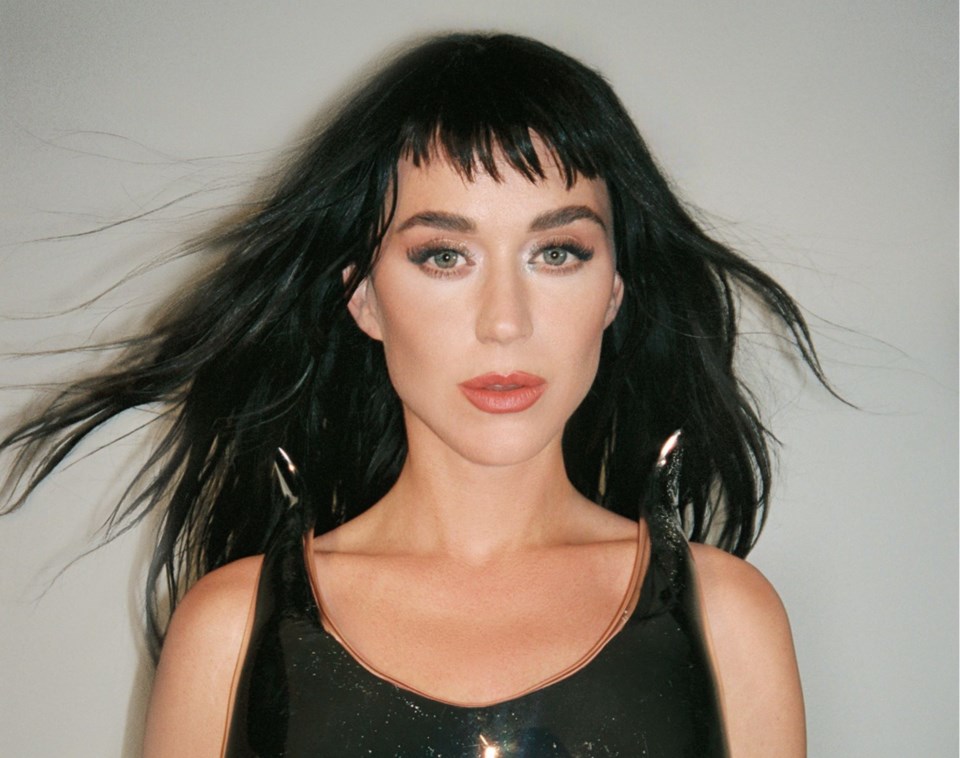 katy-perry-invictus-medium