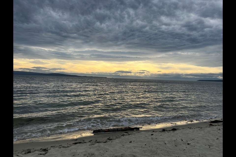 AUTUMN LIGHT: Many folks around the qathet region experienced autumn sunsets outside this past weekend. The photo above was taken at First Beach in Townsite.
