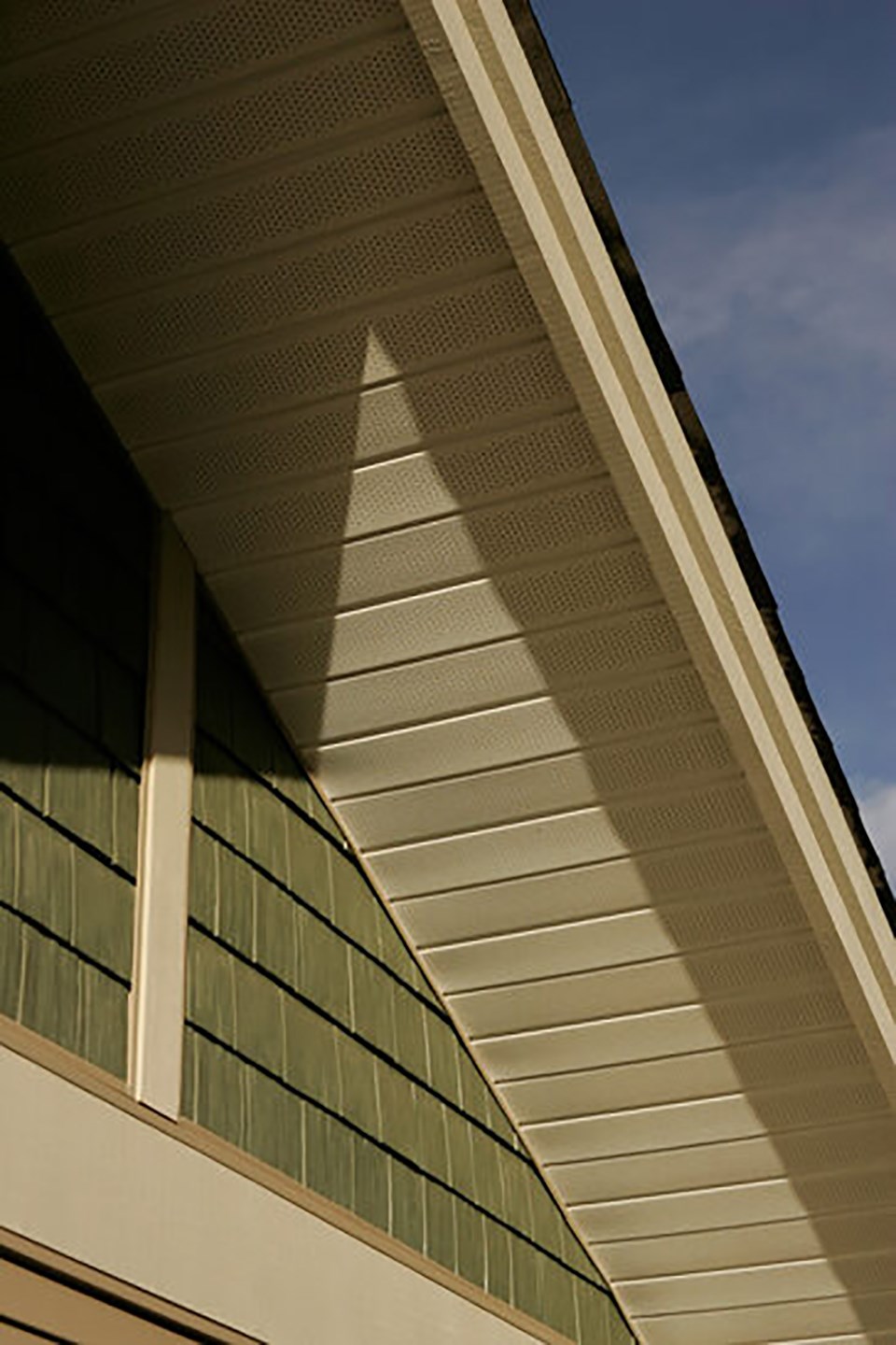 What Are Soffits And Why Do They Matter Powell River Peak   Expert Modern 3 ;w=960