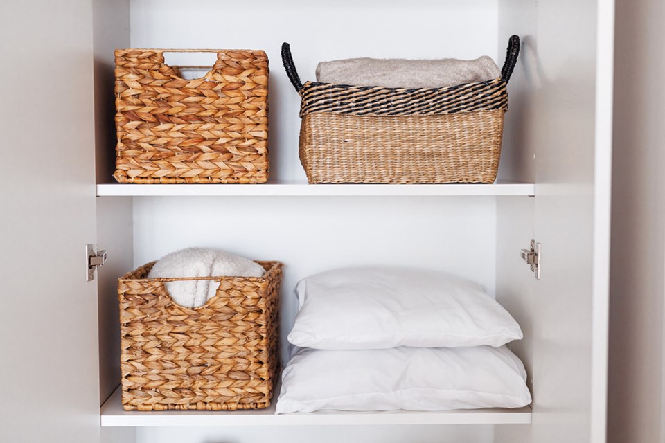 2942_kicking_clutter_baskets