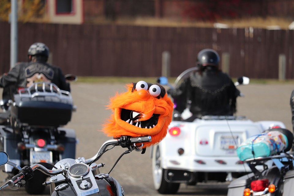 Many bikes were adorned with stuffed animals and toys (via Hanna Petersen). 