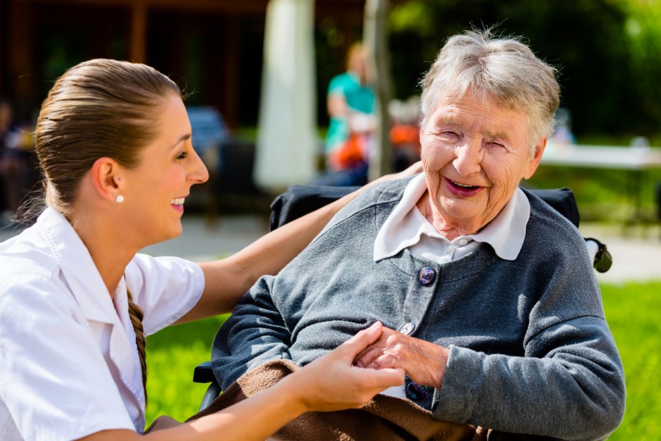 a-guide-to-choosing-the-right-elderly-care-center-for-your-loved-ones