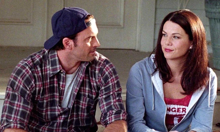 Scott Patterson, seen with Lauren Graham in a scene from the long-running TV series Gilmore Girls, will be a special guest at Northern FanCon 2025.