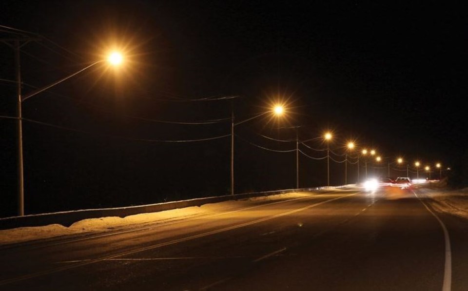 foothills-blvd-street-light