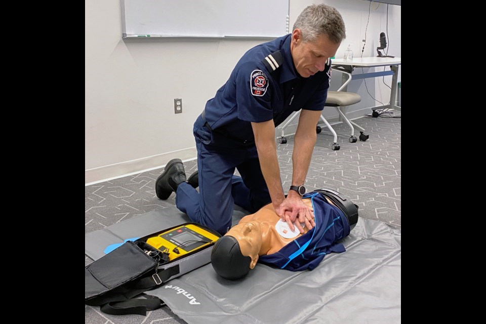 pgfr-pg-fire-rescue-colin-groeneveld-doing-cpr