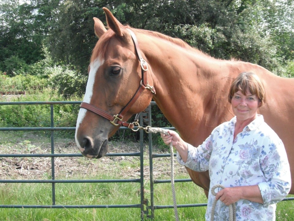 bonnie-kennedy-horse-council-bc-award