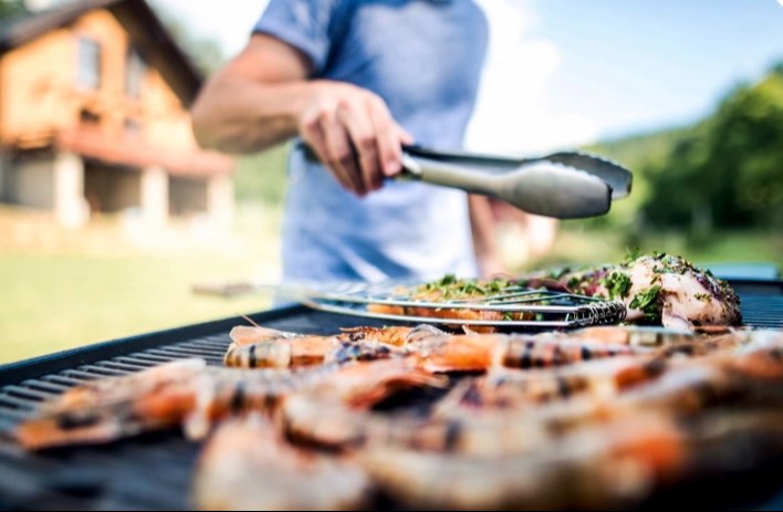 Memorial Day weekend is a time to remember and honor the men and women who have served our country. It’s also the traditional start of the summer vacation and travel season – a time for family getaways and flavorful barbecues and picnics.