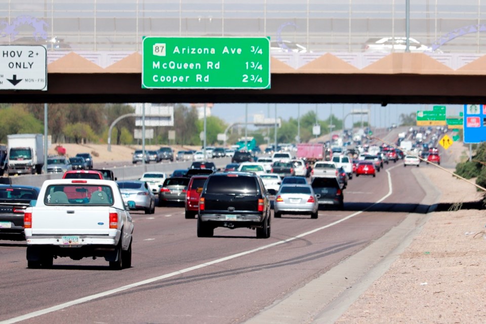 The Loop 202 (Santan Freeway) Improvement Project will add new lanes and make interchange improvements along 8 miles of Loop 202 between Loop 101 (Price Freeway) and Val Vista Drive in Chandler and Gilbert.