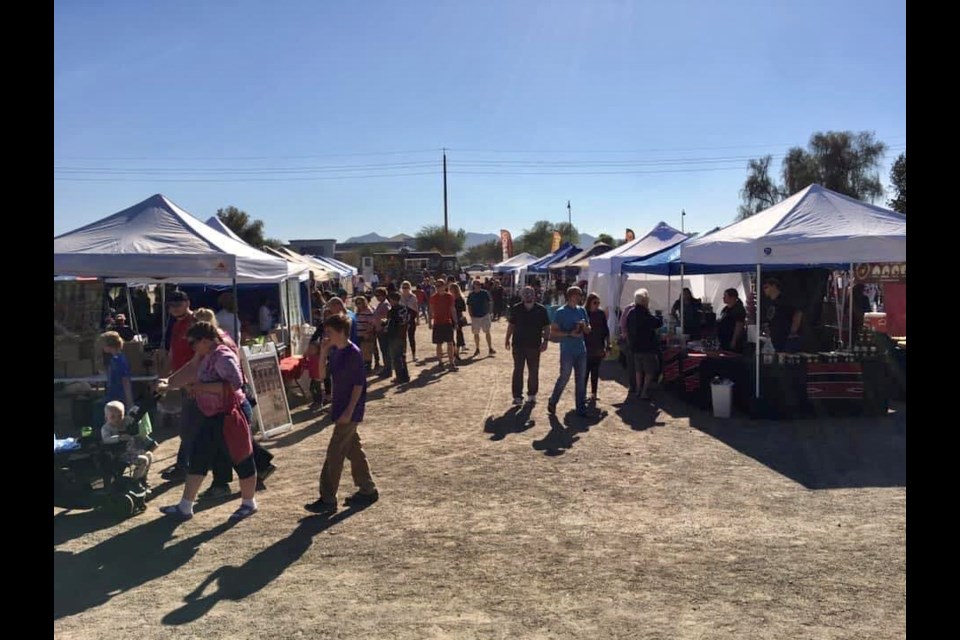 Join Santa at the Nov. 27, 2021 Queen Creek Family Market for free pictures.