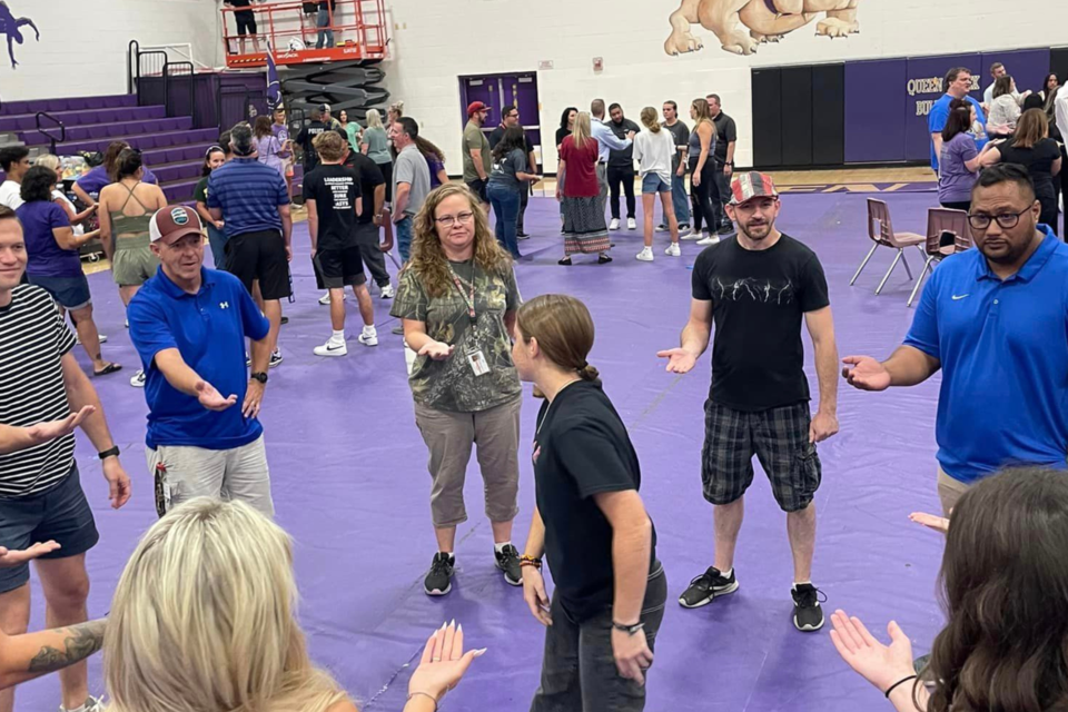 Starting at a new school can be both exciting and nerve-racking. For many students, the fear of navigating unfamiliar hallways, making new friends and adjusting to a different environment can be overwhelming. However, thanks to two clubs in the Queen Creek Unified School District, Link Crew and Where Everybody Belongs, this transition can become much smoother.