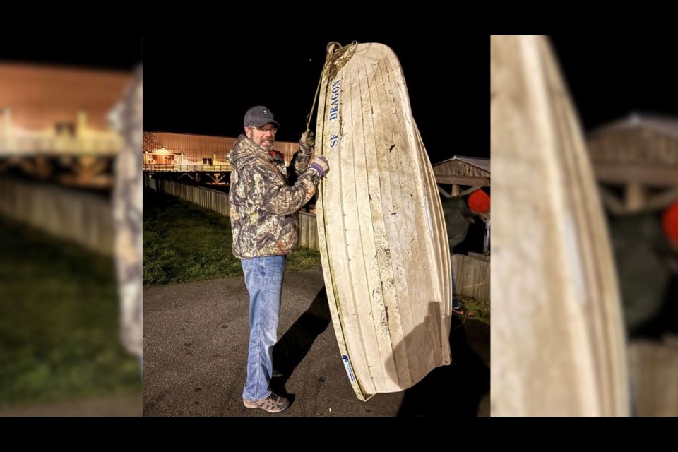 A Steveston couple found and rescued a dinghy that belongs to the sea cadets.