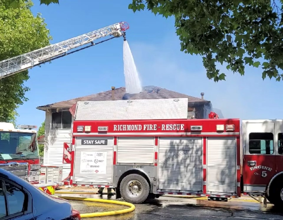 hamilton-house-fire-firefighters