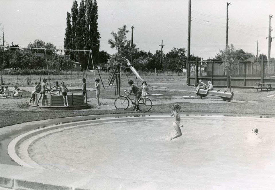 richmond-archives-wading-pool