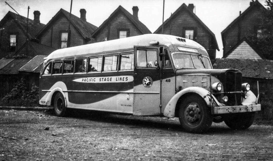 Richmond teen finds historical 1935 bus on ALR land - Richmond News