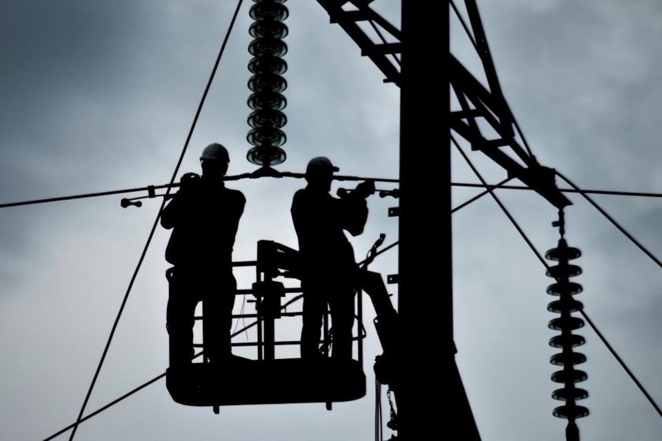 electrical-crews-getty-images