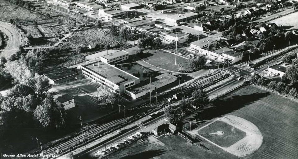 web1_memory-lane-brighouse-park-and-city-hall