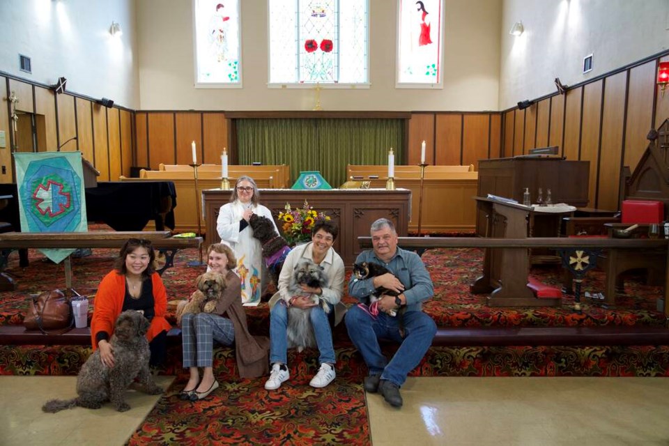People’s pets received a blessing Sunday at St. Alban’s Anglican Church from Vicar Elizabeth Ruder-Cadiz. Grant McMillan photos 