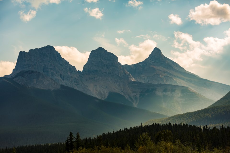 20180901-three-sisters-0001