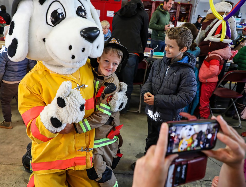 20221015-canmore-annual-fire-prevention-week-pancake-breakfast-jh-0020