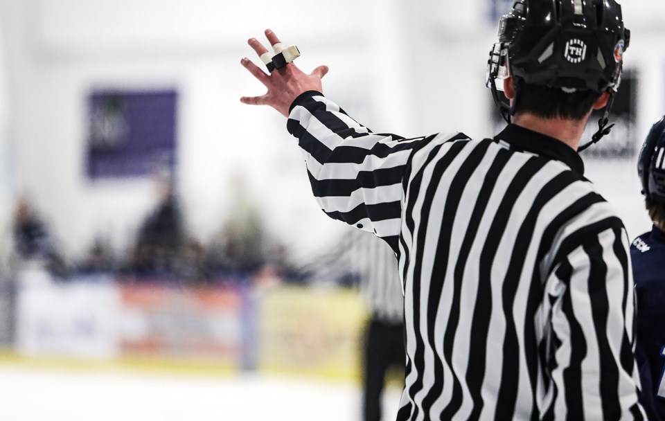 20230120-ice-hockey-referee-jh-0004