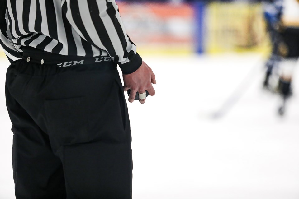 20230120-ice-hockey-referee-jh-0006